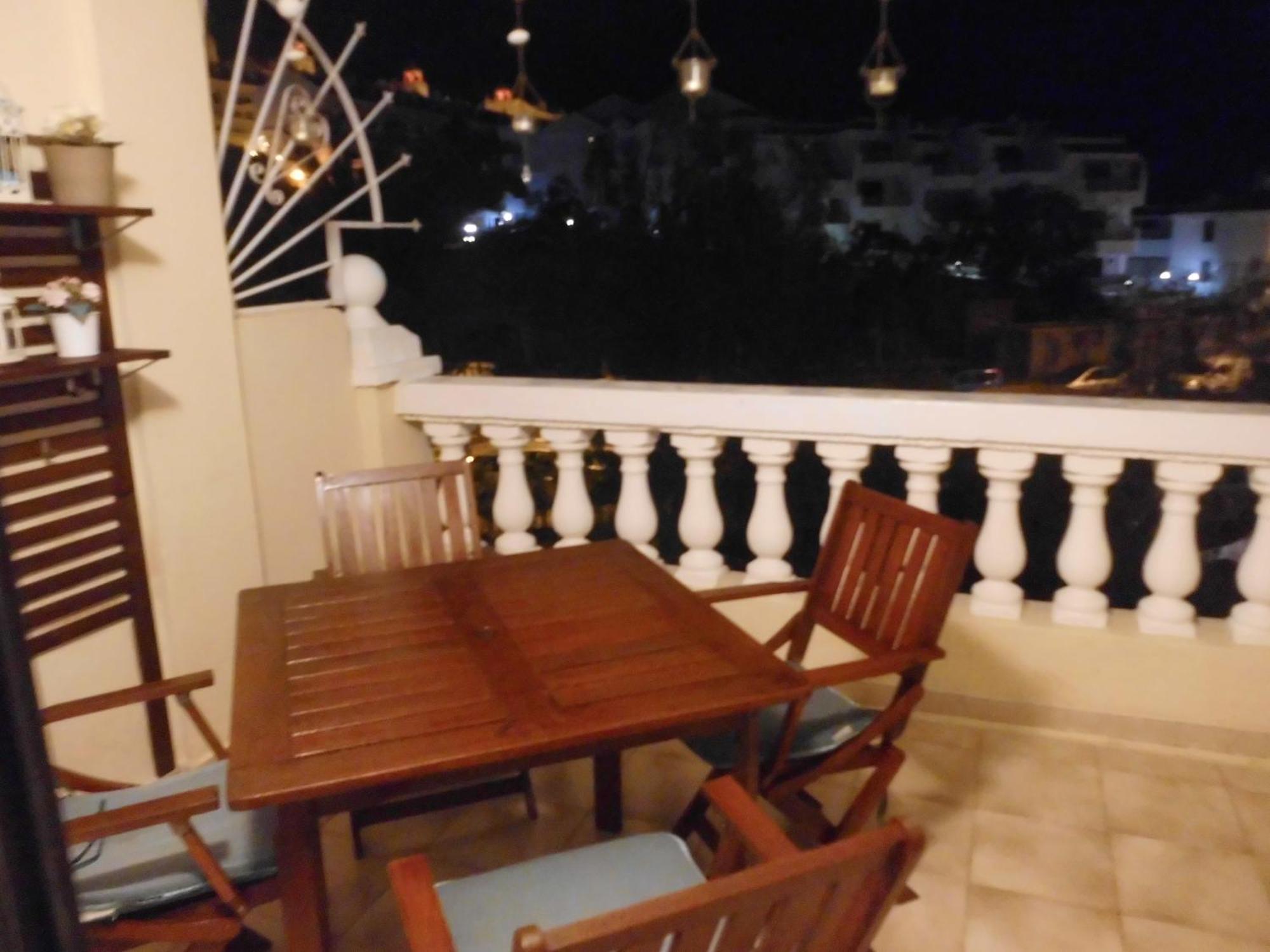 1 Bedroom Cristianos Appartamento *